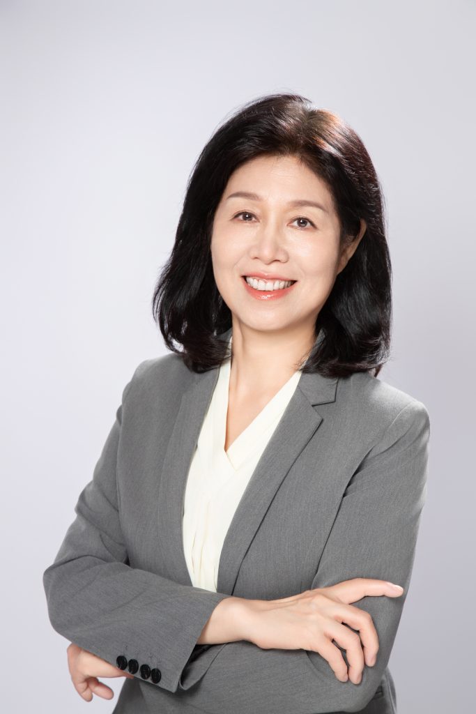 周老师形象照 (2)